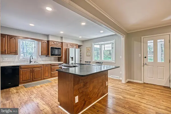 132 E WINDING HILL RD, Mechanicsburg, PA 17055