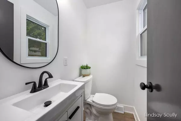 1819 Menominee SE Road, Grand Rapids, MI 49506