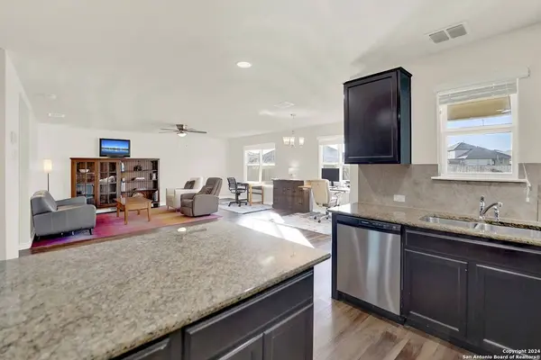 8702 Addison Rdg, San Antonio, TX 78254