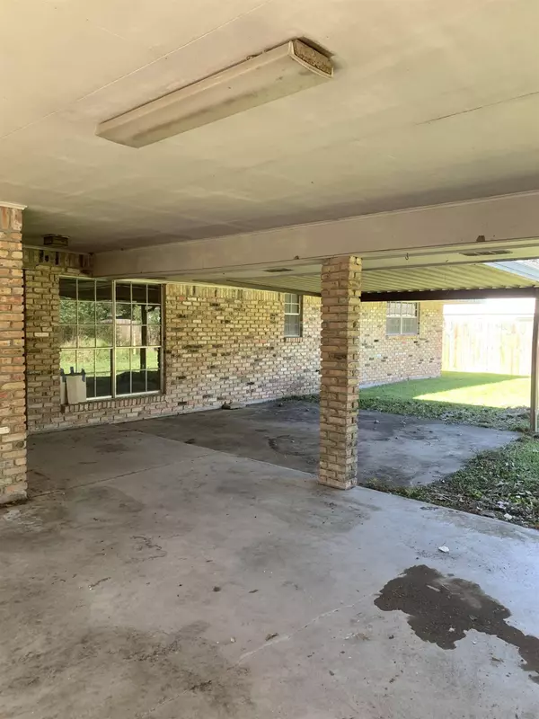 1502 STEPHEN DR, Denham Springs, LA 70726