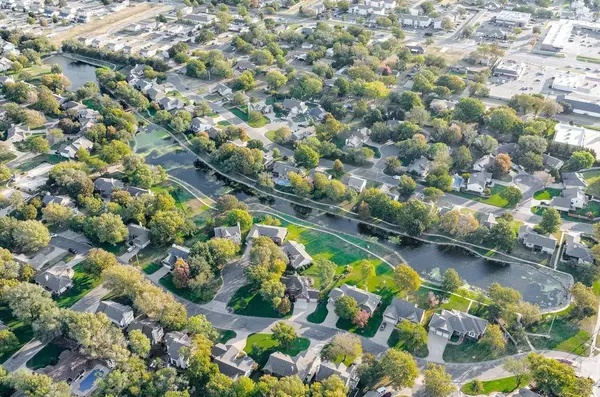 235 S Brownthrush Cir, Wichita, KS 67209