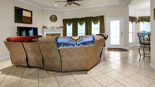 1952 Fairway DR, Huntsville, TX 77340