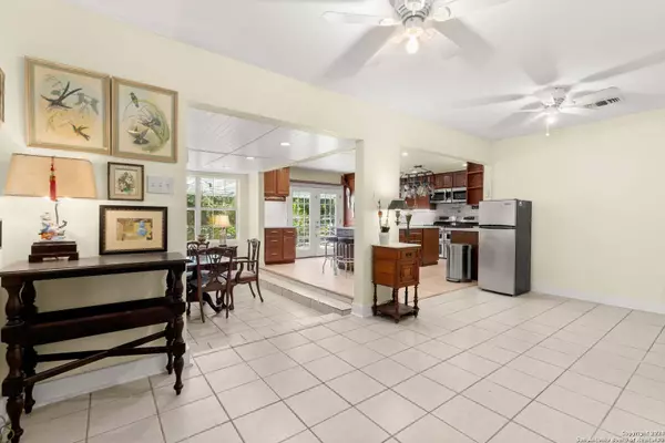 2142 James Bonham, San Antonio, TX 78238