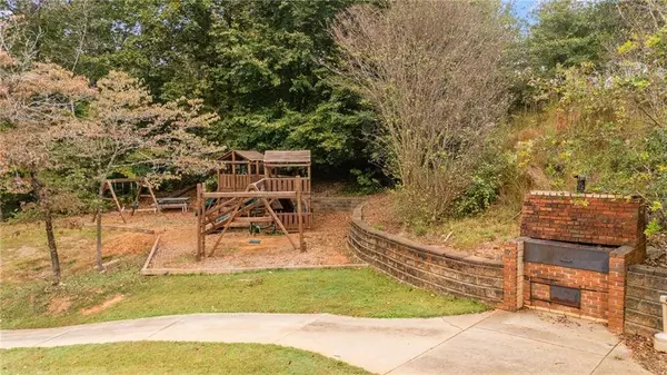 5322 Mulberry Bend CT, Flowery Branch, GA 30542