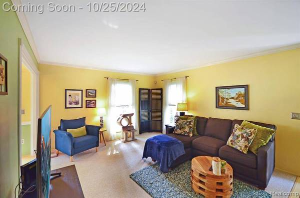 24622 Spring Lane, Harrison Township, MI 48045