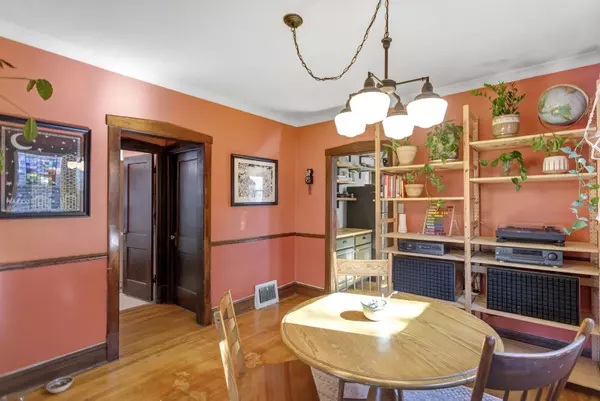 1443 Grove AVE, Berwyn, IL 60402