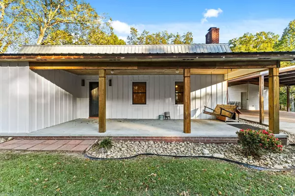 162 Pecan Grove Rd., Ellisville, MS 39437