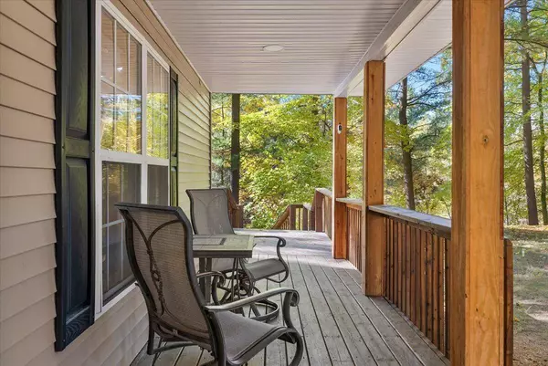 9298 New River Drive, Howard City, MI 49329