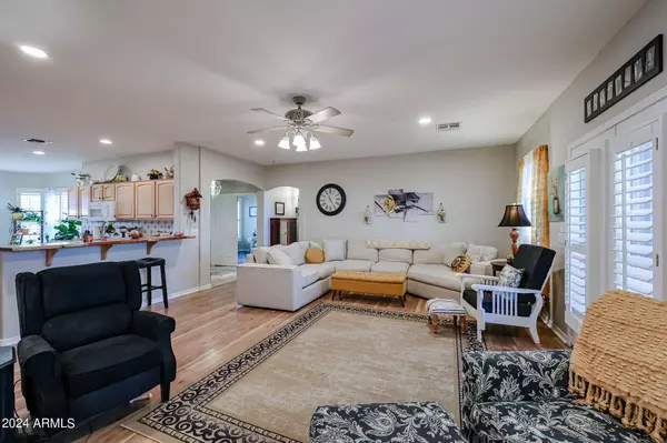 3881 E GLENEAGLE Place, Chandler, AZ 85249