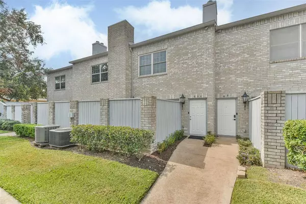 620 Wilcrest DR #620, Houston, TX 77042