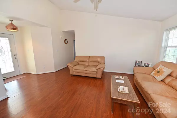 817 Gemcrest DR NE, Conover, NC 28613