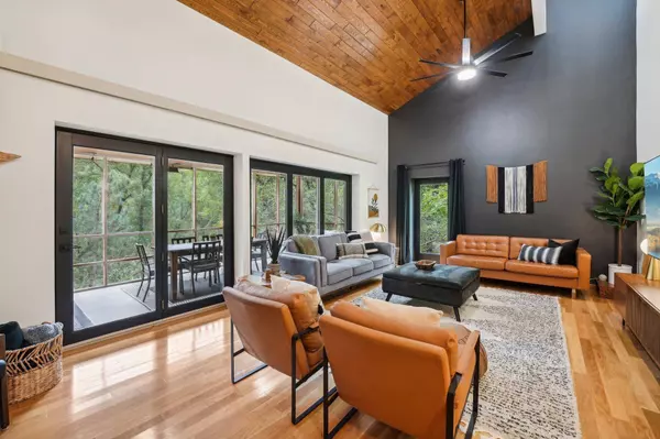 4705 Wild Canyon DR, Woodbury, MN 55129