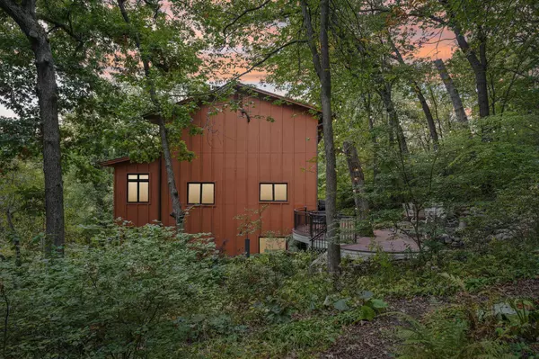 4705 Wild Canyon DR, Woodbury, MN 55129