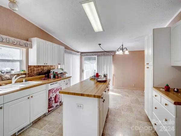 195 Creekstone LN, York, SC 29745