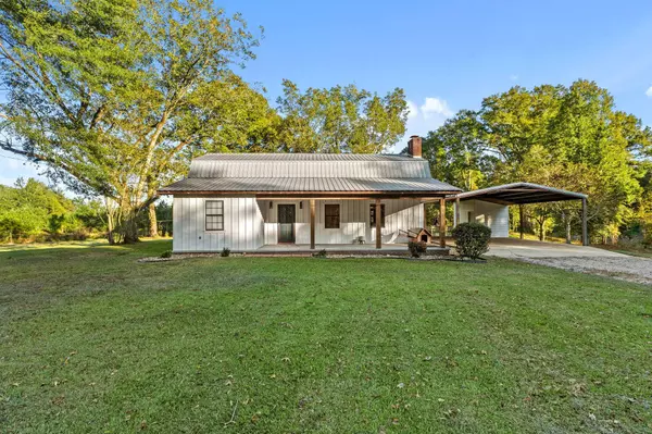 162 Pecan Grove Rd., Ellisville, MS 39437