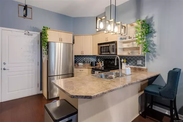 655 Goldstream Ave #404, Langford, BC V9B 0G2