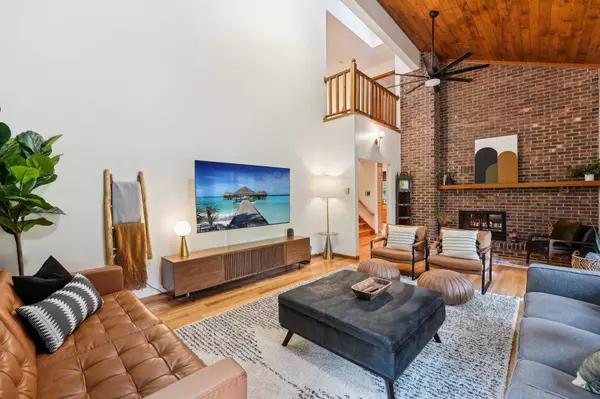 4705 Wild Canyon DR, Woodbury, MN 55129