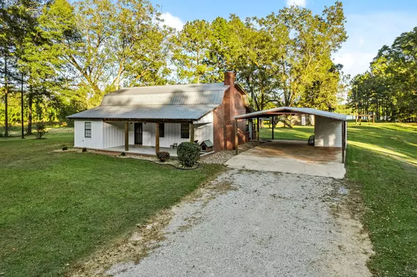 162 Pecan Grove Rd., Ellisville, MS 39437
