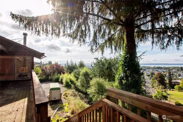 300 Lawrence DR, Hoquiam, WA 98550