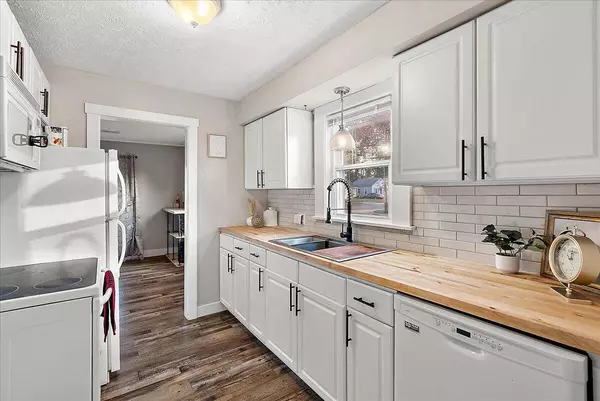 1000 35th SW Street, Wyoming, MI 49509