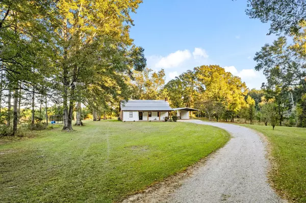 162 Pecan Grove Rd., Ellisville, MS 39437