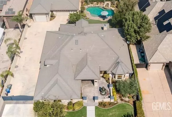 9050 Quail Hollow Court, Bakersfield, CA 93314