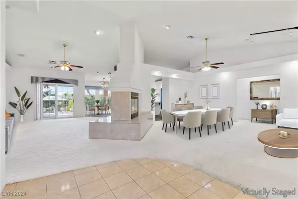 8450 S Pioneer Way, Las Vegas, NV 89113