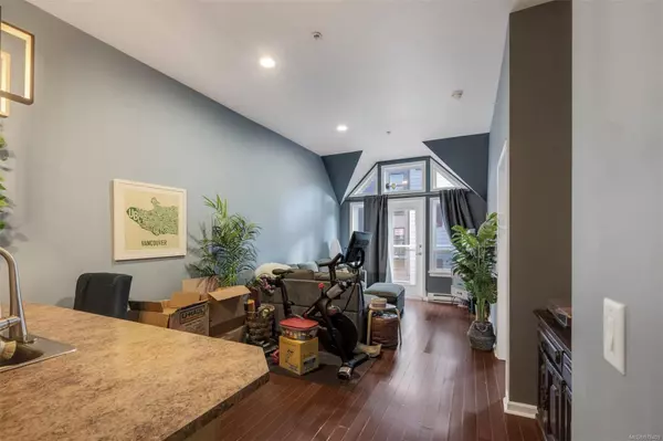 655 Goldstream Ave #404, Langford, BC V9B 0G2