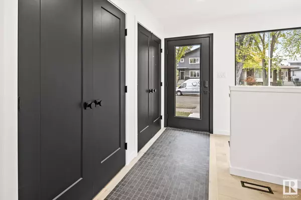 9942 78 ST NW, Edmonton, AB T6A 3C9