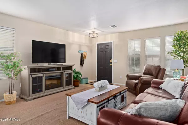 3277 W BELLE Avenue, San Tan Valley, AZ 85144