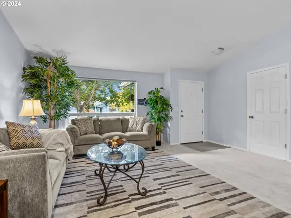 4368 NORTHSIDE DR, Keizer, OR 97303