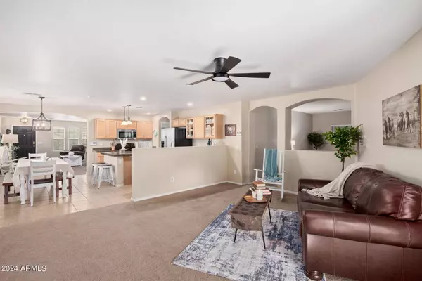 3277 W BELLE Avenue, San Tan Valley, AZ 85144