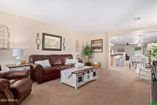 3277 W BELLE Avenue, San Tan Valley, AZ 85144