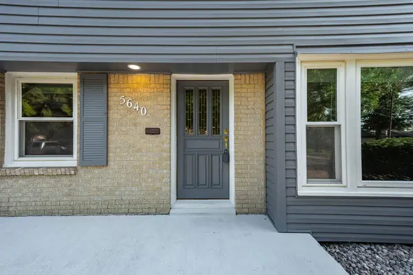 5640 E Park Hollow Dr, Wichita, KS 67208