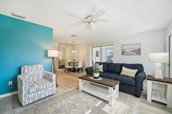 401 DE GRASSE PL #10, Sun City Center, FL 33573