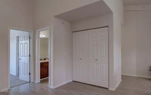 655 E 79th AVE #4, Anchorage, AK 99518