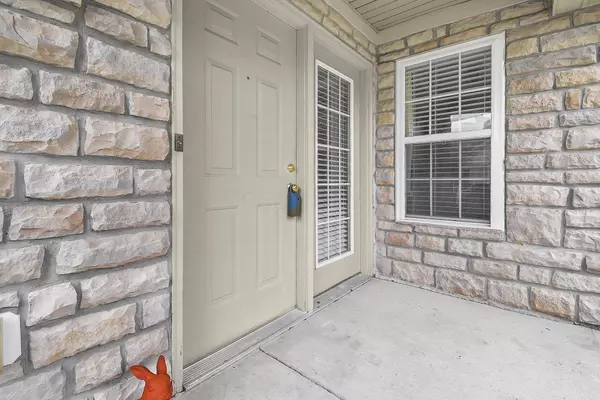 8091 Farm Crossing Circle, Powell, OH 43065