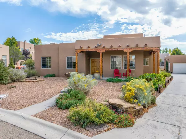4216 Cactus Flower LN, Santa Fe, NM 87507