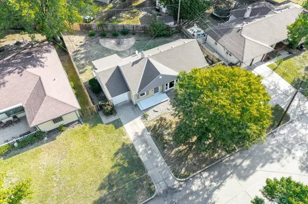 5640 E Park Hollow Dr, Wichita, KS 67208