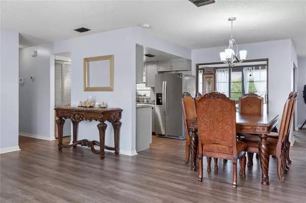 1124 FEATHER DR, Deltona, FL 32725