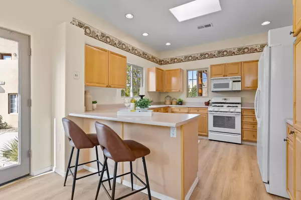 4216 Cactus Flower LN, Santa Fe, NM 87507