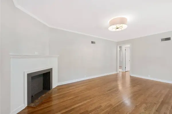 5640 E Park Hollow Dr, Wichita, KS 67208