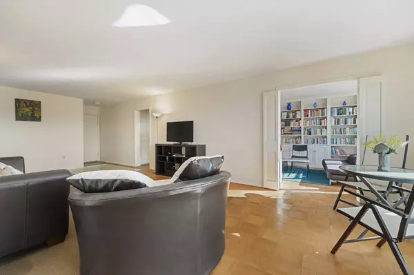 1 Strawberry Hill Court #APT 3A, Stamford, CT 06902