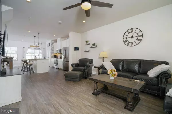 10 SHERMAN ALY, West Chester, PA 19382