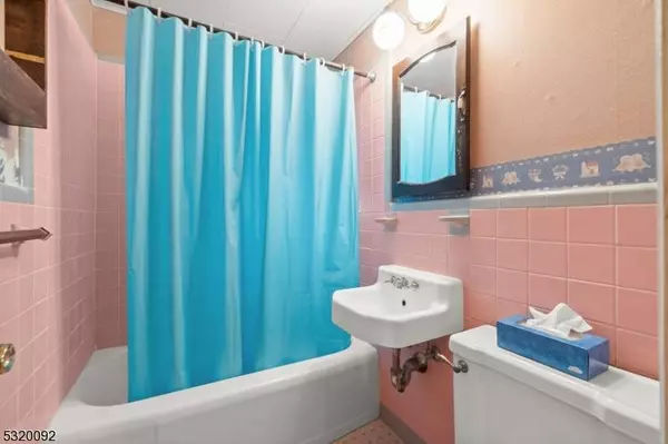 47 Princeton St, Clifton City, NJ 07014