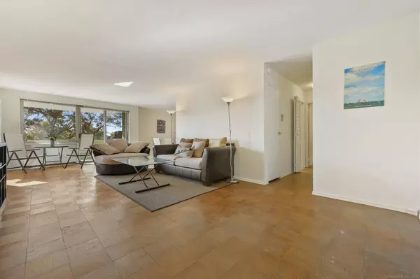 1 Strawberry Hill Court #APT 3A, Stamford, CT 06902