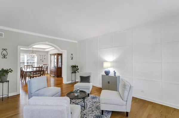 136 Planters Row, Geneva, IL 60134