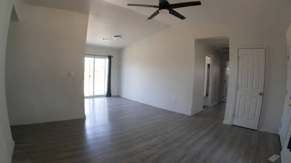 330 W Wren Avenue, Visalia, CA 93291