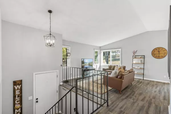 4212 Hemlock LN N, Plymouth, MN 55441