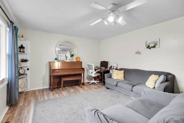 2467 Hansen Ave, Burley, ID 83318